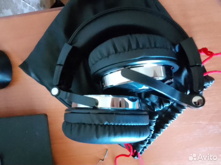 Проводные наушники