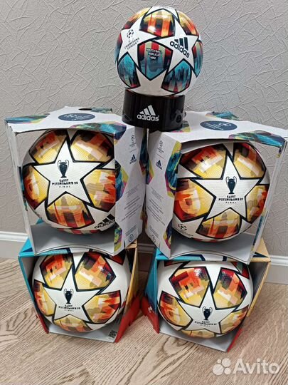 Футбольный мяч adidas финал лиги чемпионов FIFA 22