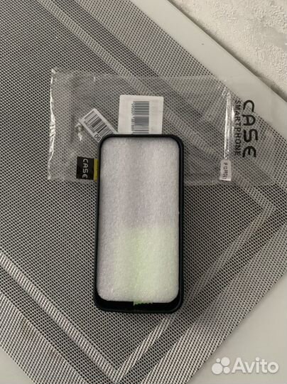 Чехол на iPhone 13 pro (новый)