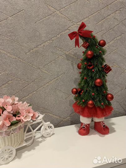 Елка топотушка