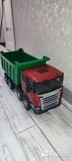 Грузовик bruder scania
