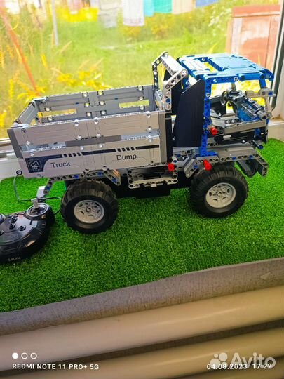 Камаз Lego Technic на пульте управления