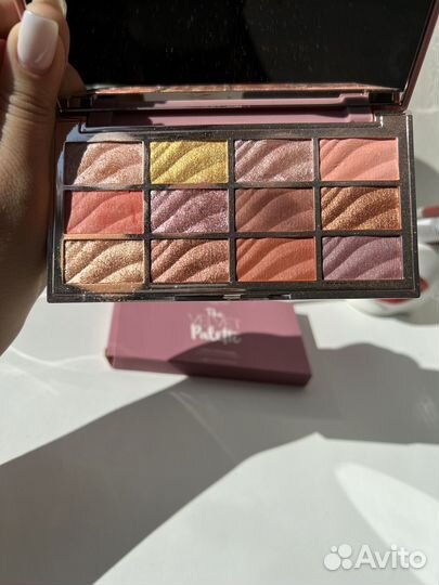 Палетка теней от Ciate London