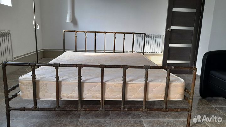 Кровать двухспальная
