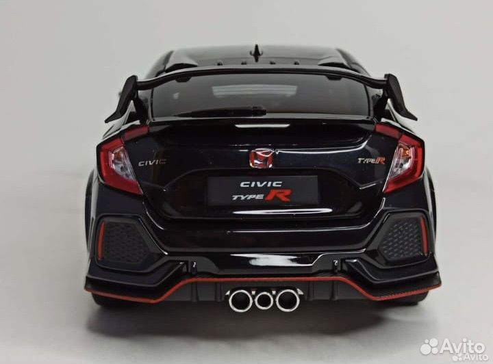 Коллекционная модель 1:18 Honda civic type-R(FK8)