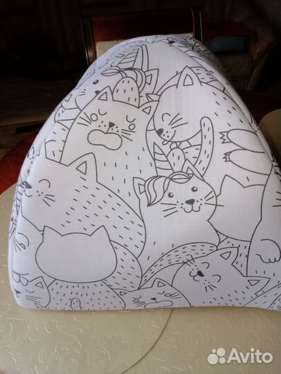 Лежанка для собак и кошек 