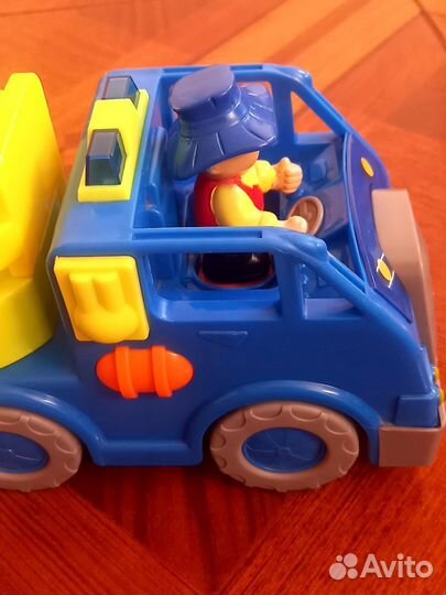 Игрушка машинка фермера