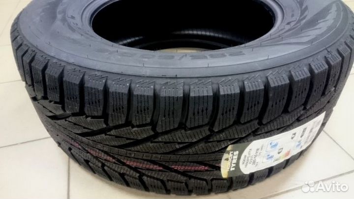Nokian Tyres Hakkapeliitta R2 235/50 R17 100R