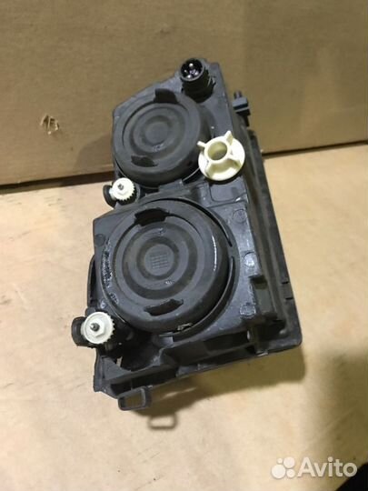 Фара правая левая Passat B5,Дефект креплений