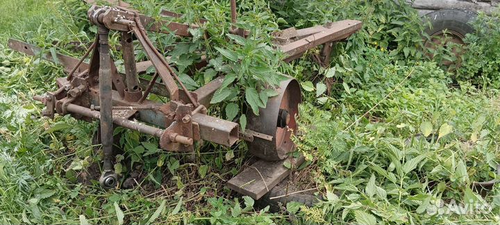 Плуг и культиватор