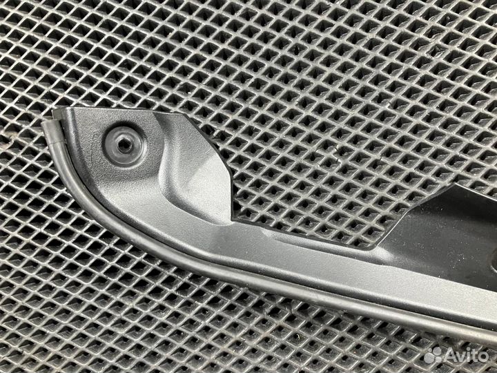 Уплотнитель багажника Mercedes-Benz M-Класс W166