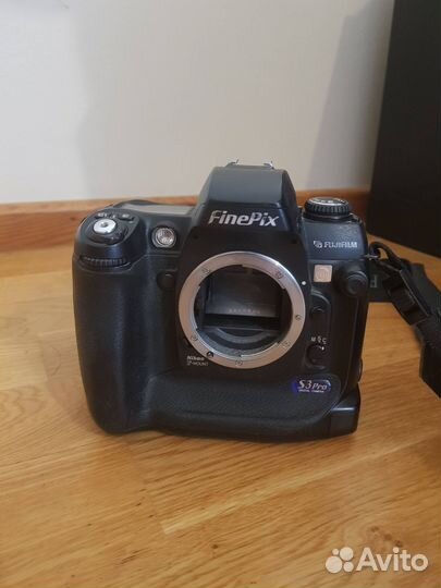 Зеркальная фотокамера FinePix S3Pro