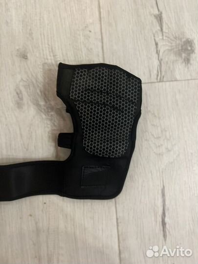 Спортивные перчатки