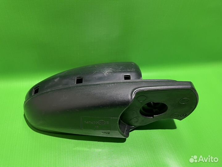 Корпус правого зеркала Chevrolet Cruze