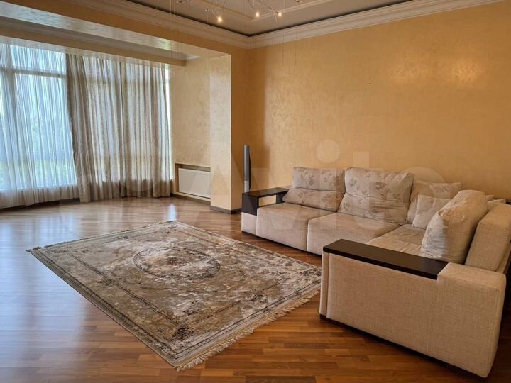 3-к. квартира, 118,9 м², 8/9 эт.