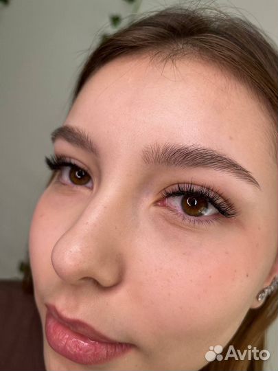 Наращивание ресниц и коррекция бровей