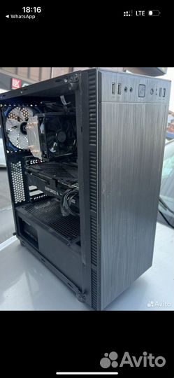 Системный блок с монитором