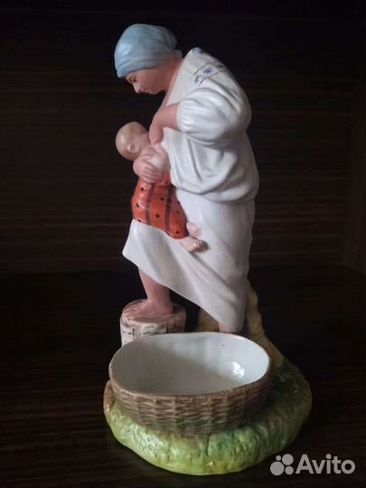 Статуэтка Вербилки. Крестьянка. СССР. Фарфор