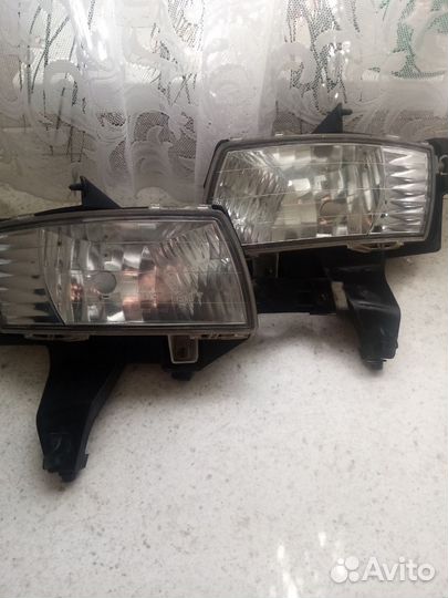 Противотуманные фары тайота исис