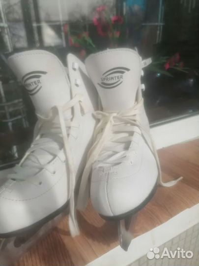 Коньки женские 38 размер