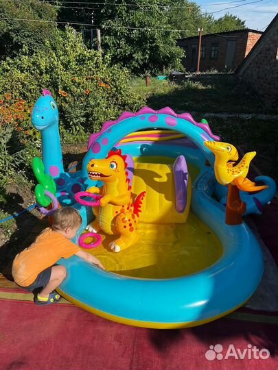 Детский бассейн с горкой