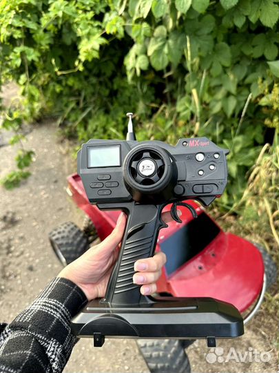 Бензиновая машинка на радиоуправлении