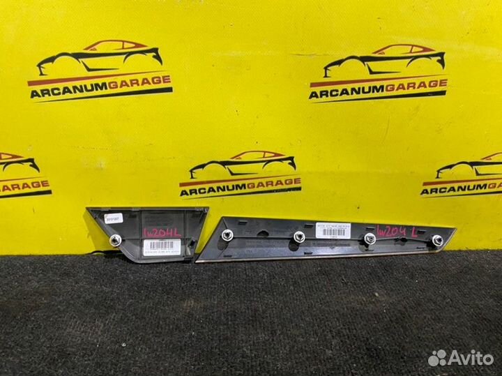 Накладка передняя левая Mercedes 204 W204 M271.952