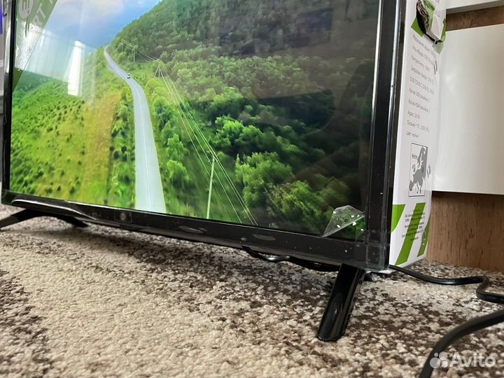Новый смарт WI-Fi телевизор на кухню