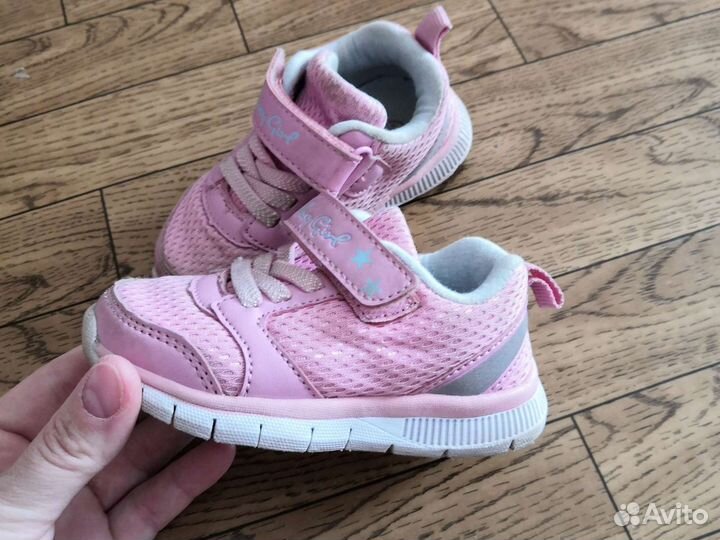 Кроссовки для девочки