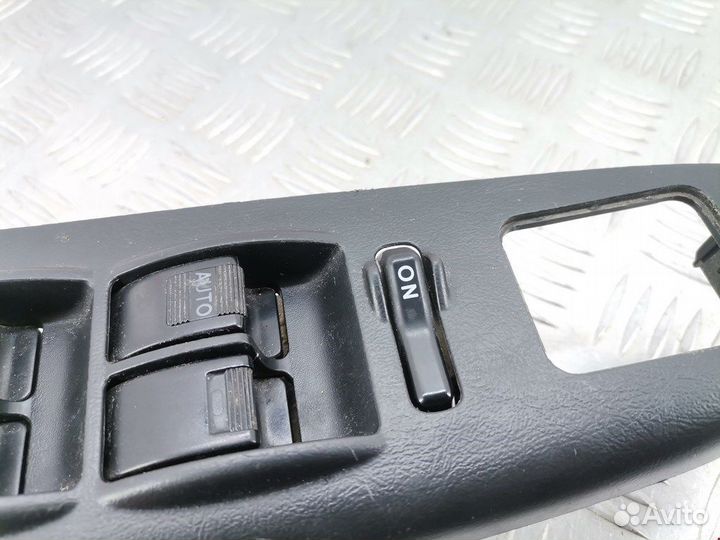 Блок управления стеклоподъемниками Honda Accord 6