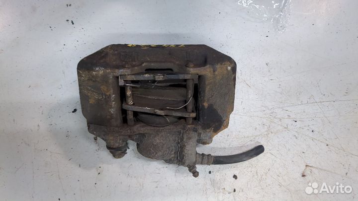 Суппорт Mitsubishi Montero Sport / Pajero Sport, 2004