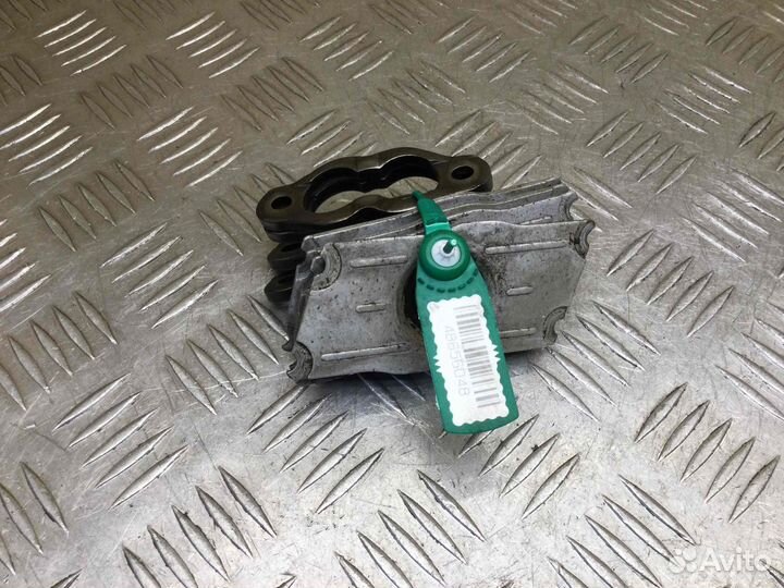 Скоба (кронштейн) крепления форсунки Audi A4 CAG