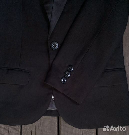 Пиджак нарядный на мальчика 128