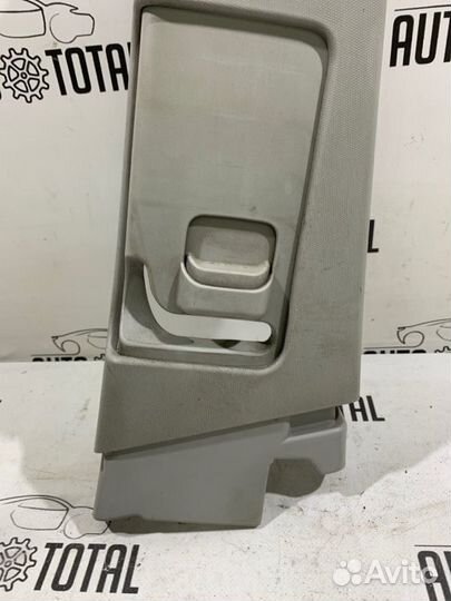 Обшивка центральной стойки правая Chevrolet Cruze