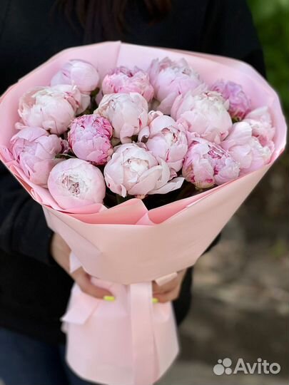 Букет цветов пионы