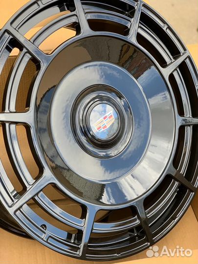 Кованые диски на Кадиллак Cadillac Escalade R24