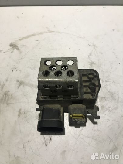 Блок управления вентилятором Peugeot 408