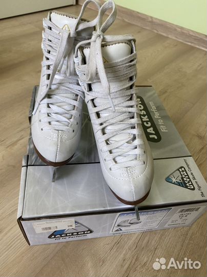 Фигурные коньки jackson artiste