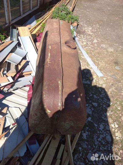 Бак топливный