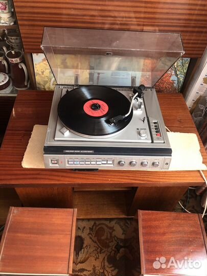 Виниловый проигрыватель