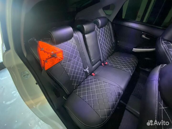 Чехлы Toyota Prius