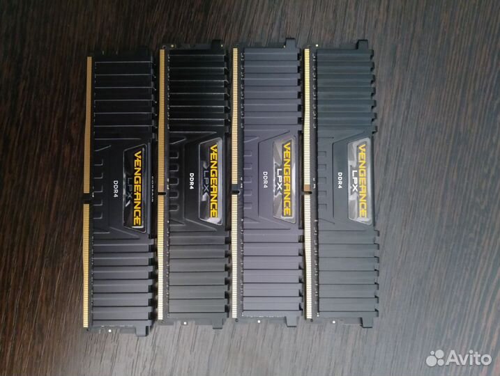 Оперативная память Corsair Vengeance DDR4 2666мгц