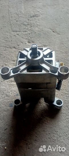 Мотор от стиральной машины Hotpoint ariston