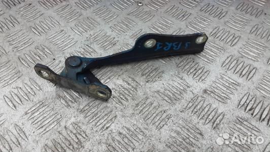 Петля капота mitsubishi pajero sport 1 (3BR01D502)