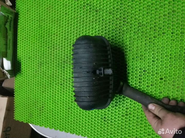 Резонатор воздушного фильтра audi a4 b7