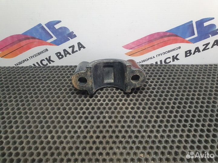 Кронштейн переднего стабилизатора