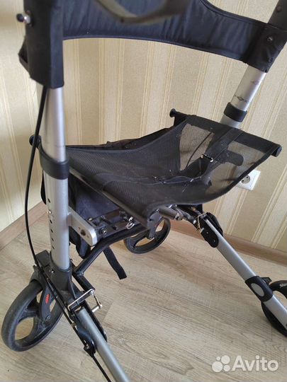 Ролятор (ходунки для взрослых на колесах)