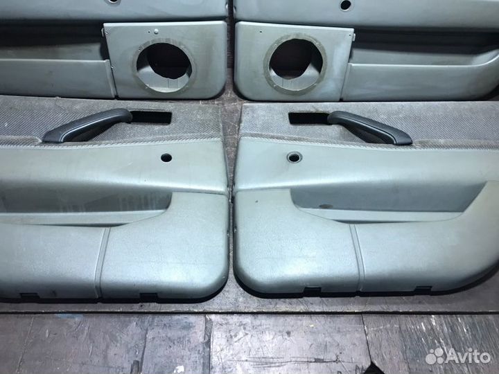 Обшивка боковой двери Volkswagen Passat B3 RP 1988