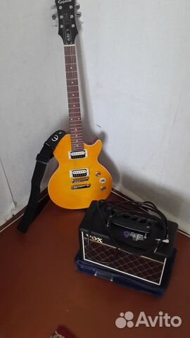 Электрогитара с комбоусилителем