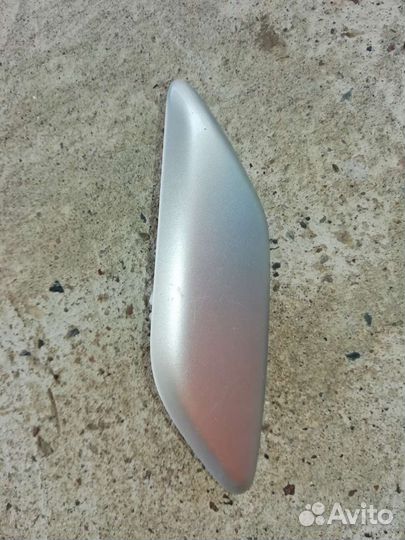 Крышка омывателя фар левая Королла 150